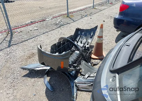 2018 Audi Q3 2.0T Premium/2.0T Sport Premium z USA, uszkodzony, nr VIN WA1ECCFS1JR028856